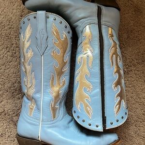 Corral women’s tall embroidered boot, blue with silver details, size 8.5